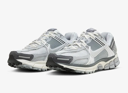 Nike Air Zoom Vomero 5 Shoes
